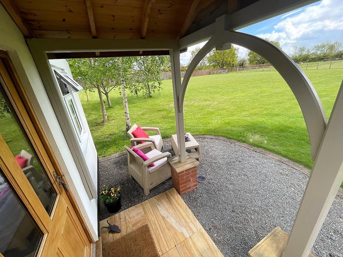 Field's Edge Apartment